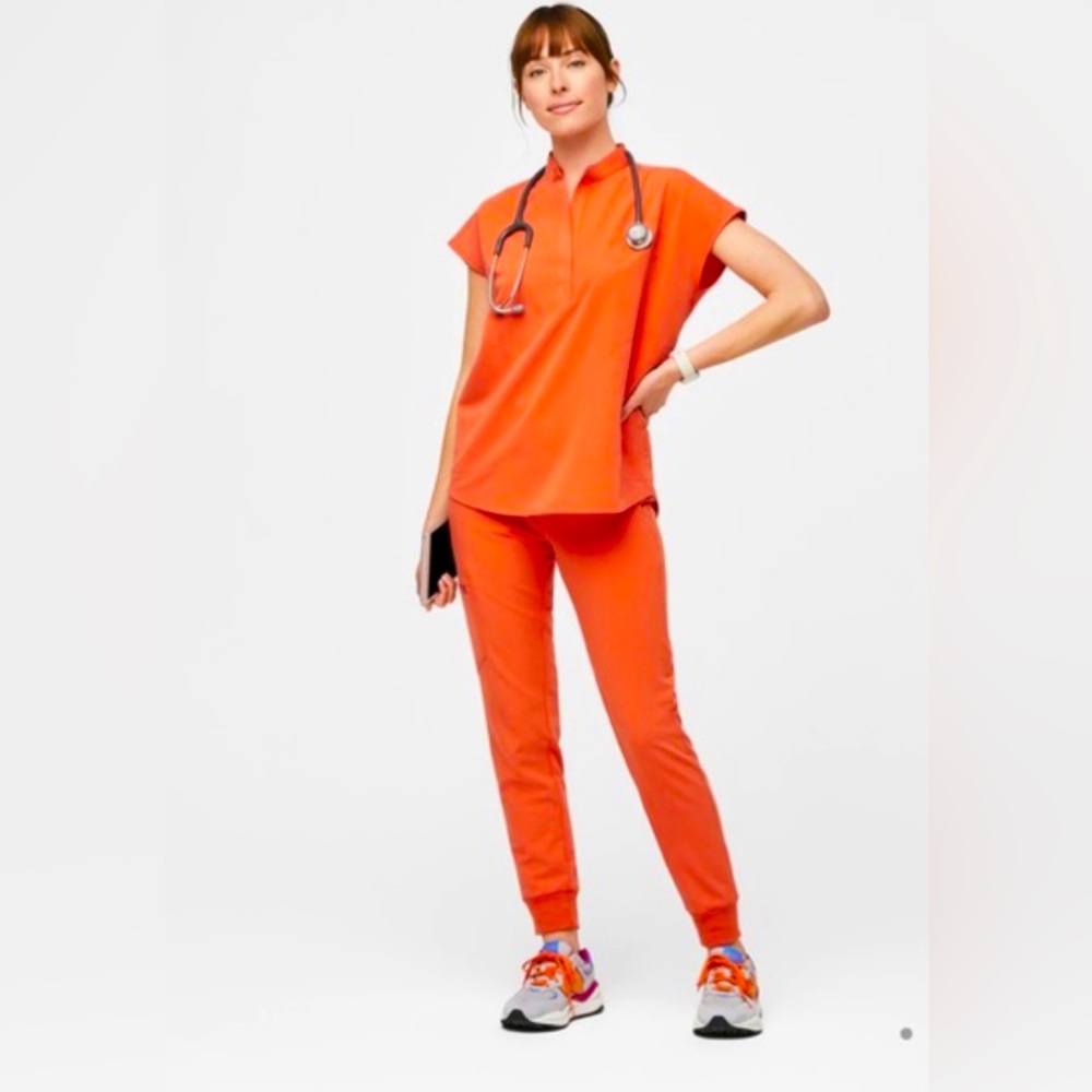 FIGS Sunset Orange Large Rafaela